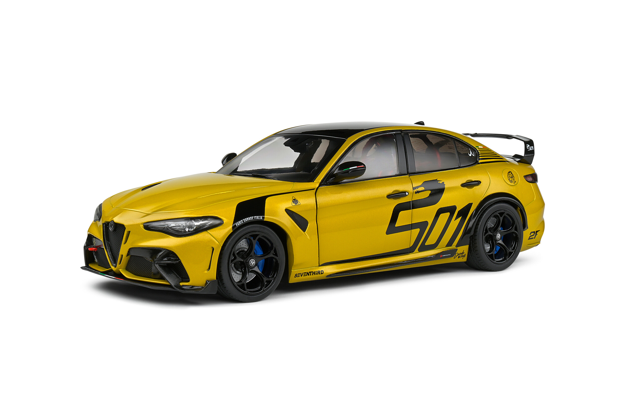 1-18-alfa-romeo-giulia-gta-nagemaakt-yellow-2022-01.jpg